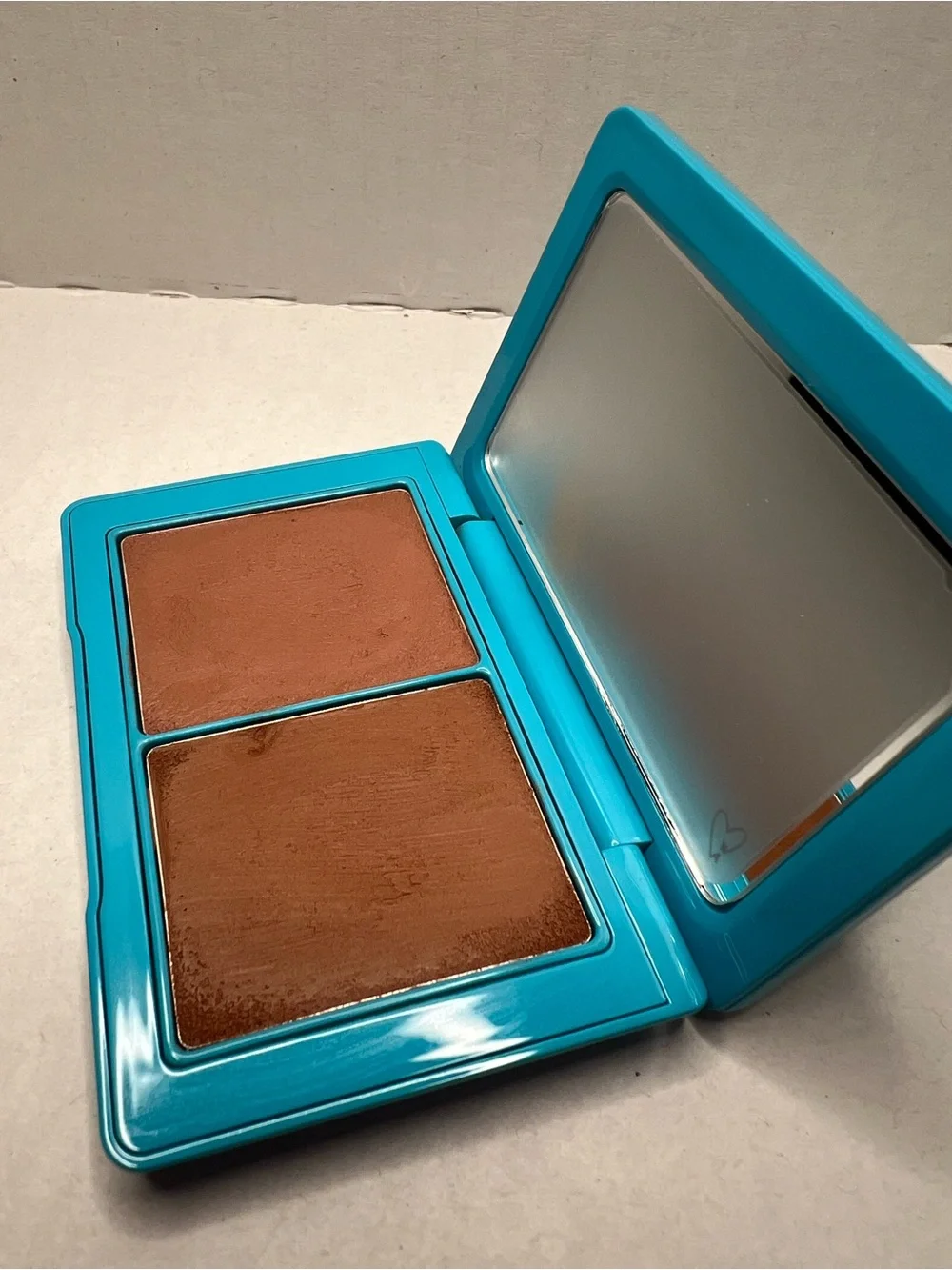 Westman Atelier Sun Tone Bronzing Crème.
